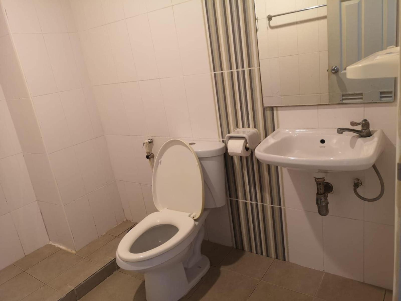 Kjs Pattaya Otel Dış mekan fotoğraf
