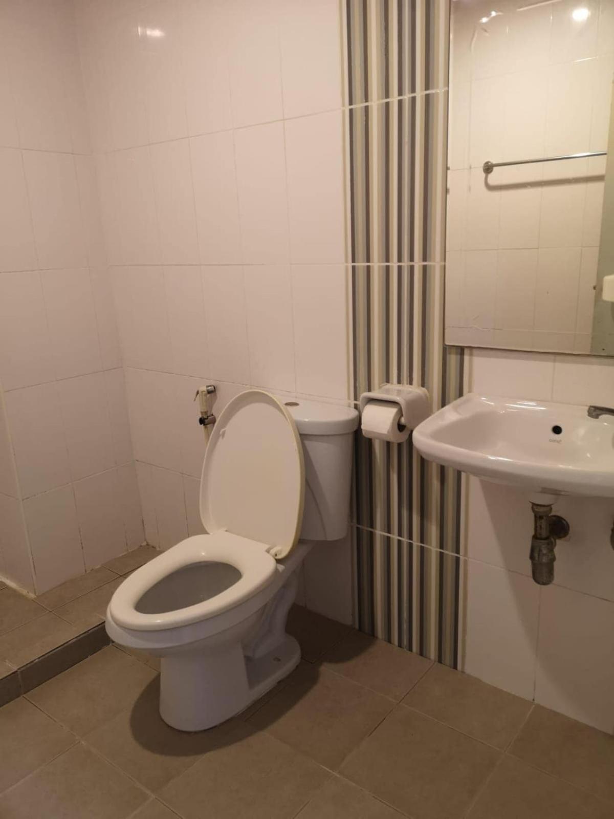 Kjs Pattaya Otel Dış mekan fotoğraf
