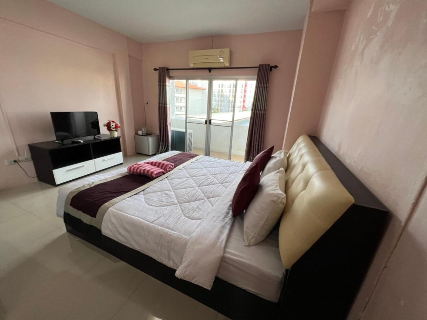 Kjs Pattaya Otel Dış mekan fotoğraf