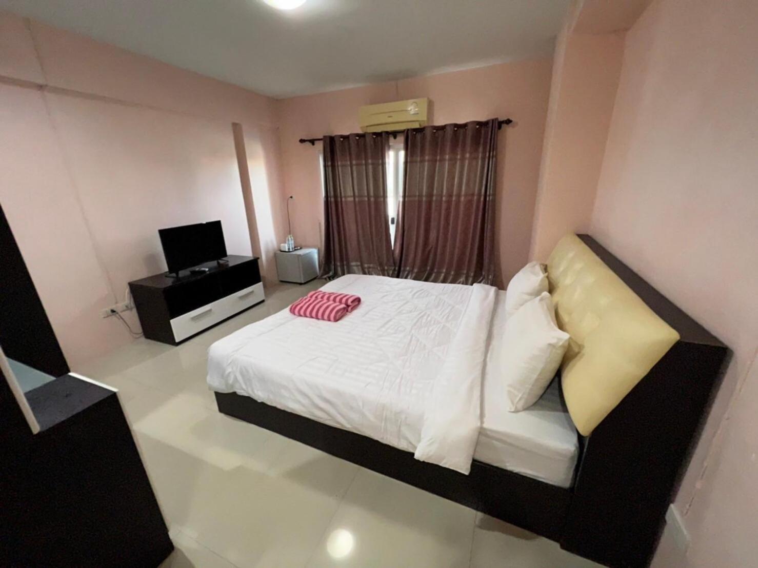 Kjs Pattaya Otel Dış mekan fotoğraf