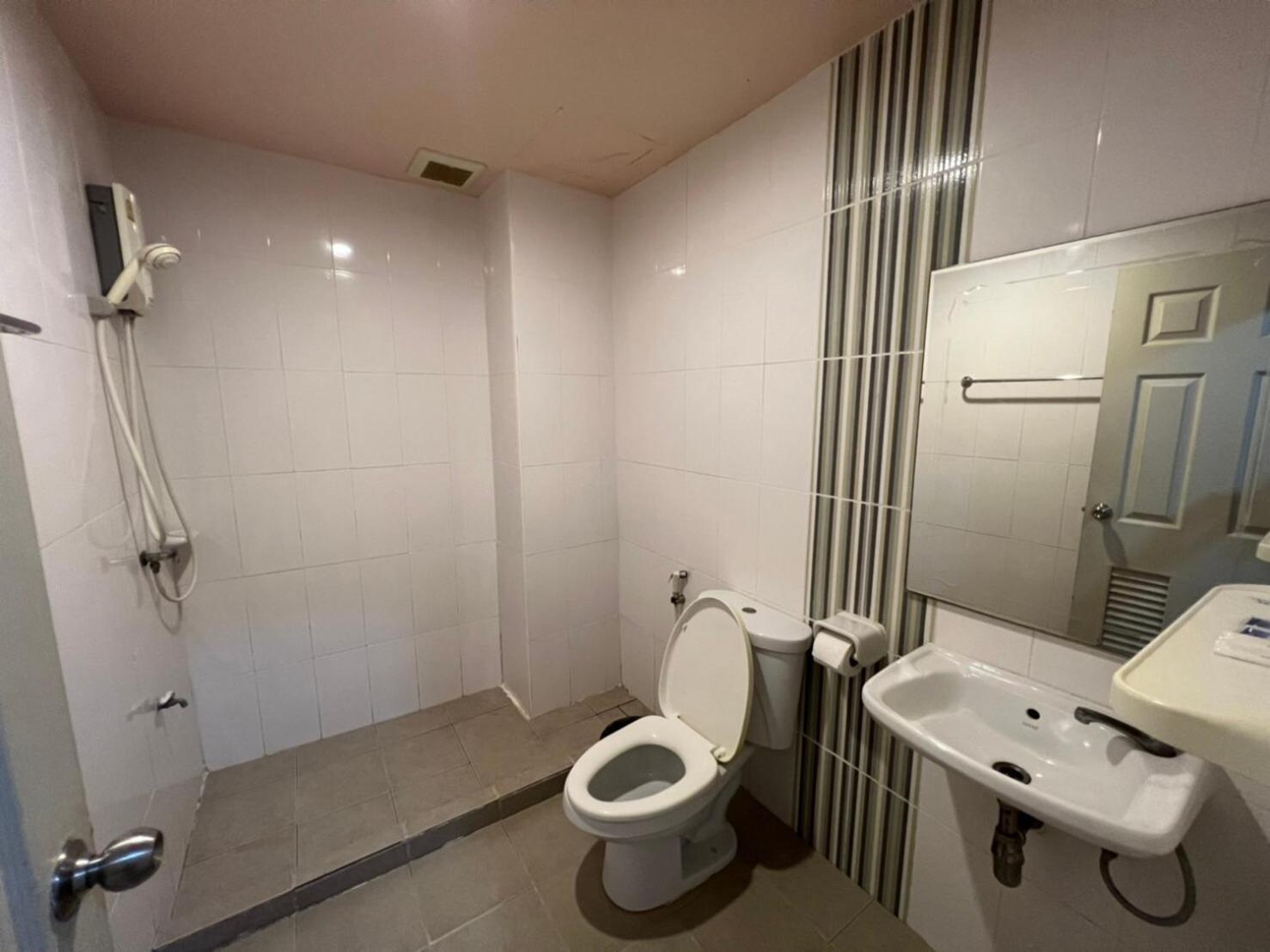 Kjs Pattaya Otel Dış mekan fotoğraf