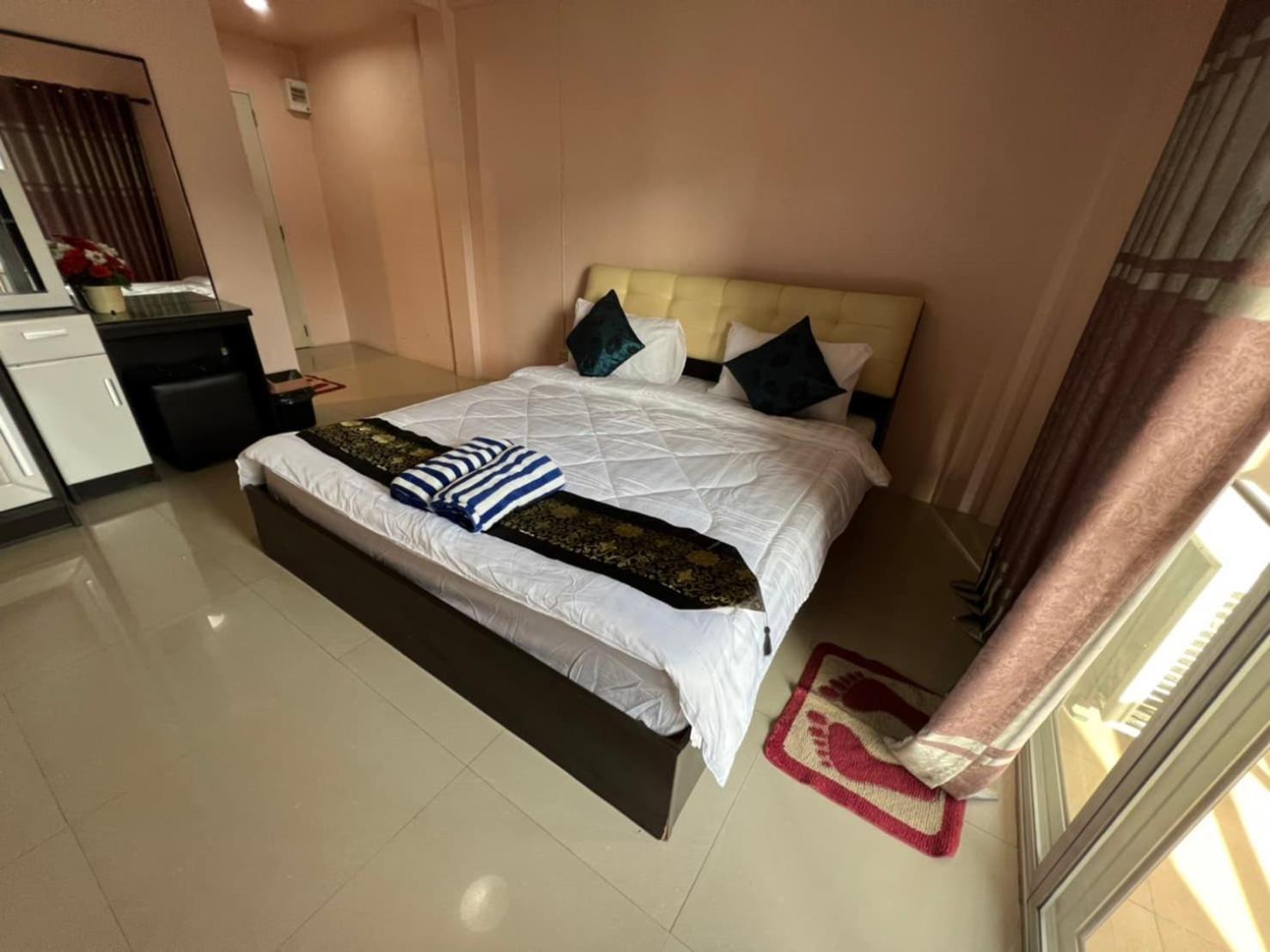 Kjs Pattaya Otel Dış mekan fotoğraf